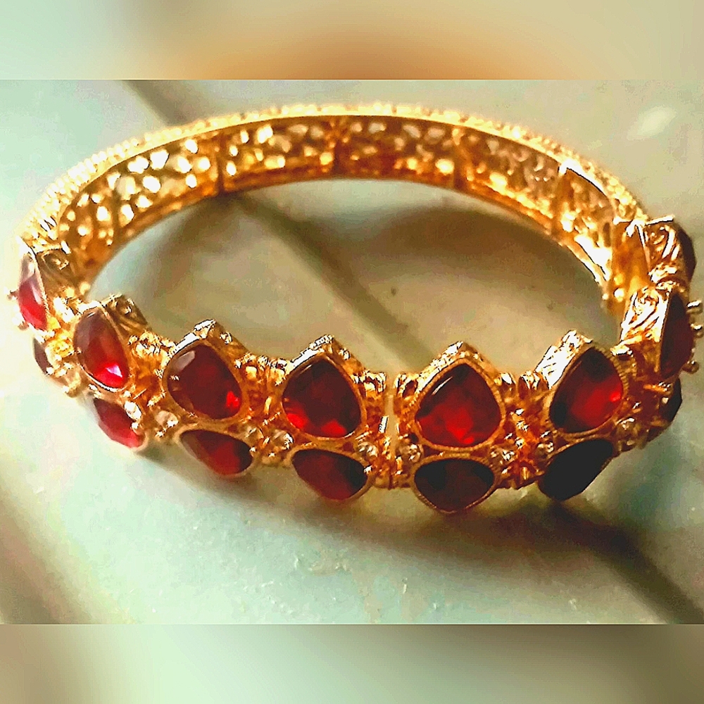 Elegant Gold and Ruby Red Glass Or Gemstone Stretch Bezel Bracelet